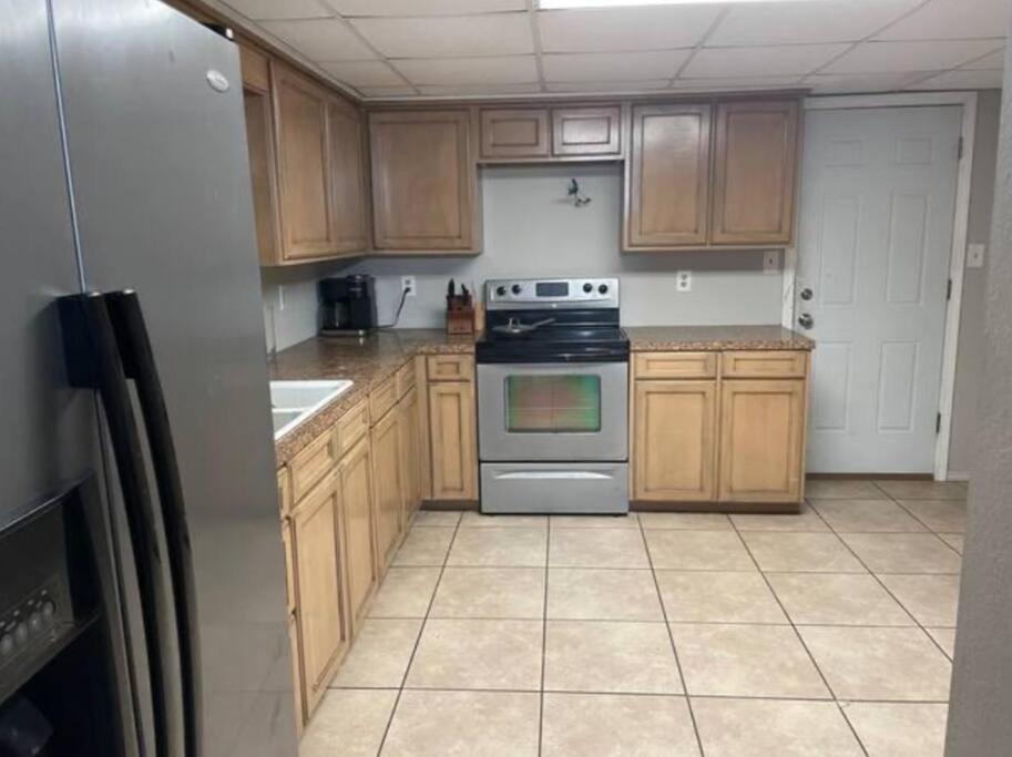 Great Getaway 2 Story Home! Harlingen Tx Exterior photo
